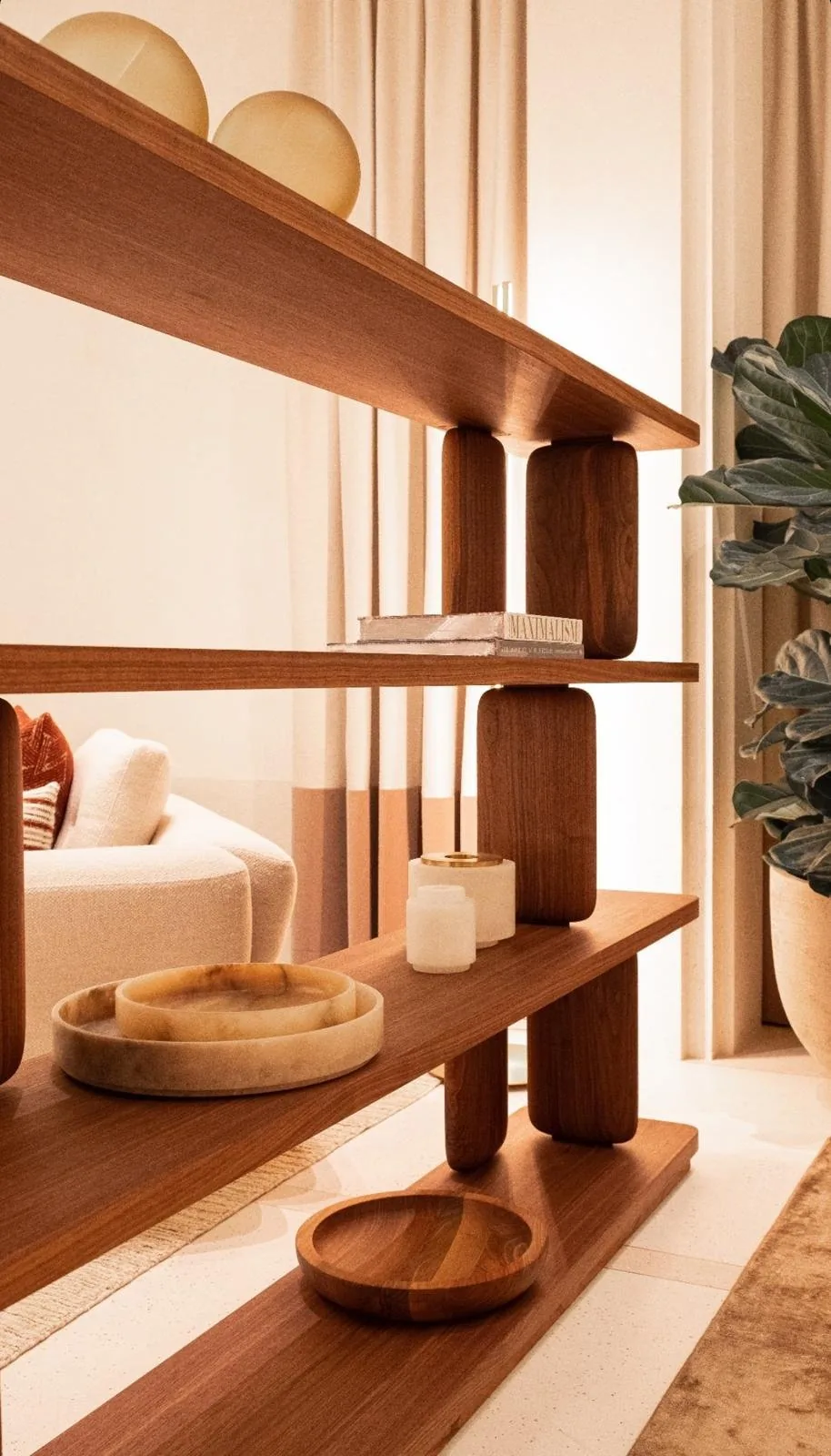 Bookshelf in American walnut veneered multiplex, with wooden columns between the shelves and no visible fixings